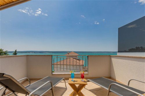 Foto 18 - Apartamento de 1 quarto em Jasenice com piscina e vistas do mar