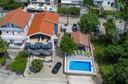 Foto 16 - Apartamento de 1 habitación en Jasenice con piscina y vistas al mar