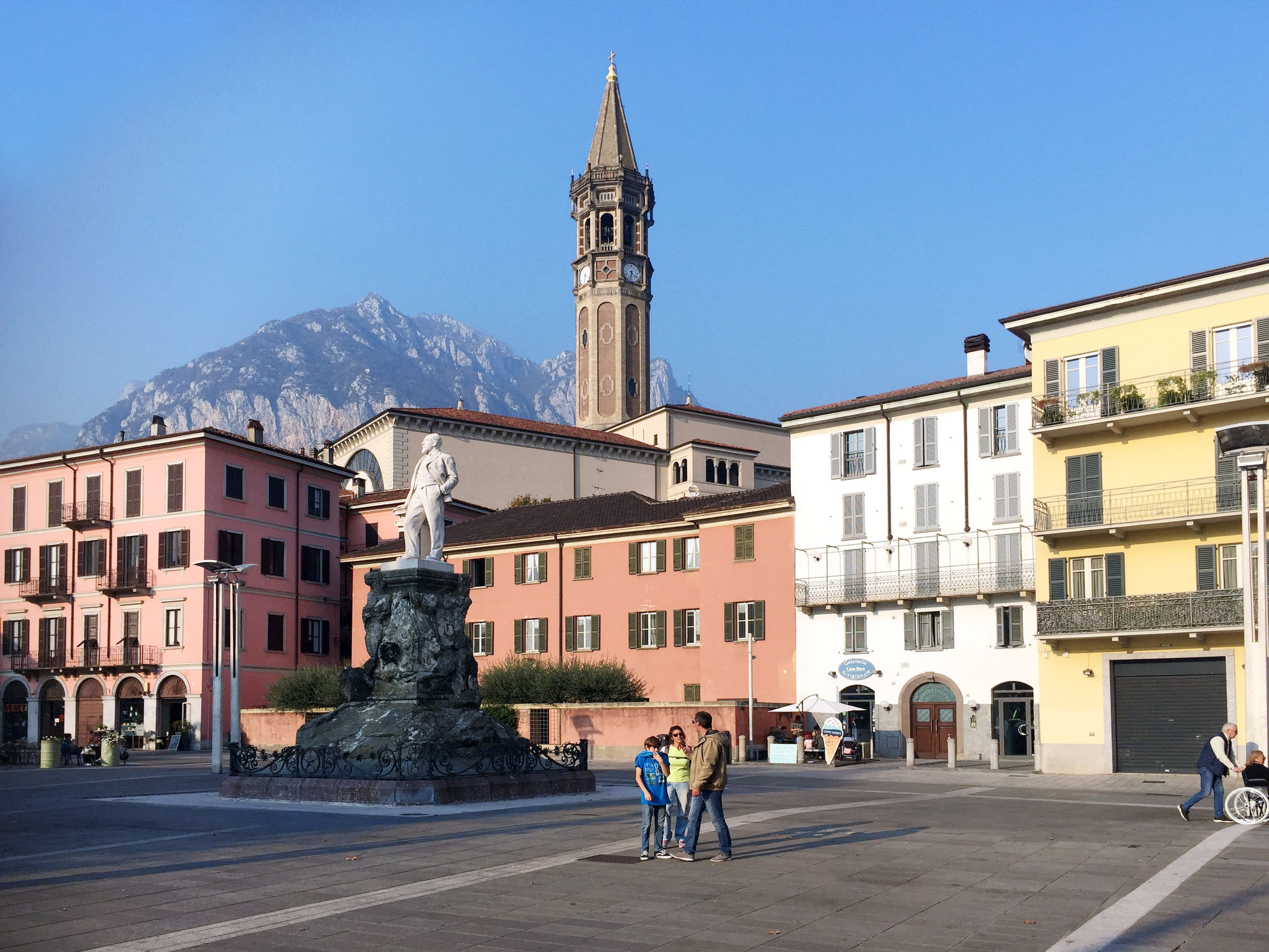 Foto 22 - Appartamento con 1 camera da letto a Lecco con terrazza e vista sulle montagne