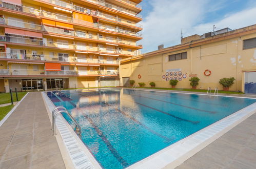 Foto 20 - Apartamento de 2 quartos em Malgrat de Mar com piscina e jardim