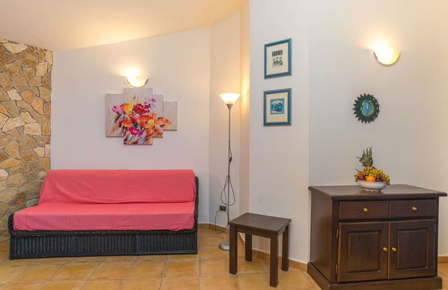 Casa de 2 quartos em Muravera com jardim e terraço - Foto 2