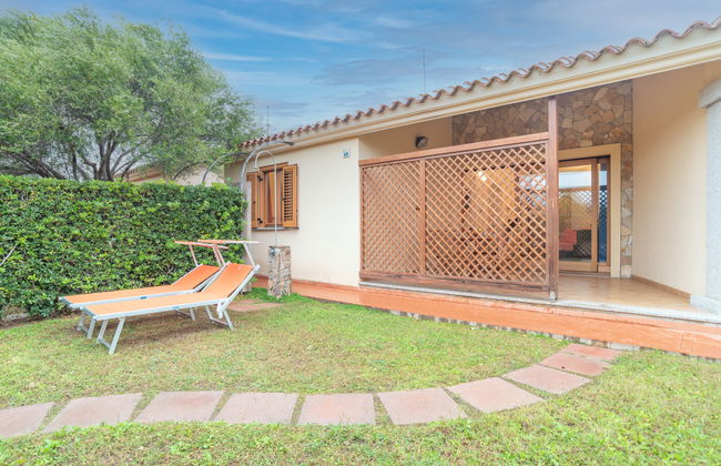 Casa de 2 quartos em Muravera com jardim e terraço - Foto 1
