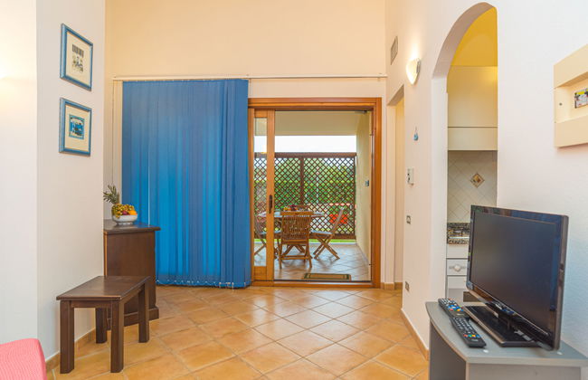 Casa de 2 quartos em Muravera com jardim e terraço - Foto 3