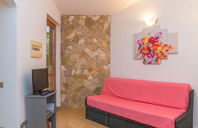 Casa de 2 quartos em Muravera com jardim e terraço - Foto 6