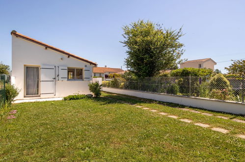 Foto 1 - Casa con 2 camere da letto a Saint-Palais-sur-Mer con terrazza e vista mare