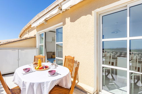 Foto 15 - Appartamento con 2 camere da letto a Saint-Raphaël con piscina e vista mare