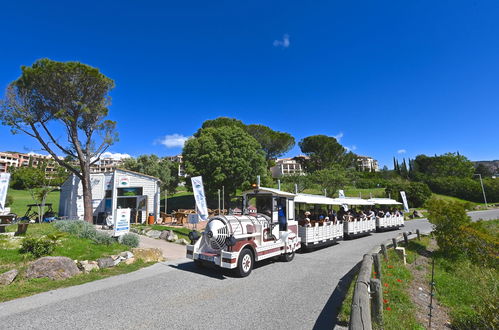 Foto 45 - Appartamento con 1 camera da letto a Saint-Raphaël con piscina e giardino