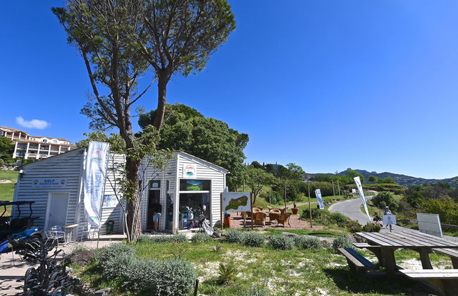 Apartamento de 1 quarto em Saint-Raphaël com piscina e jardim - Foto 42