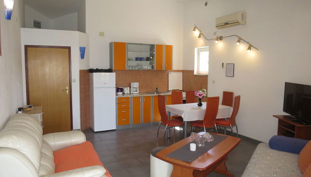 Apartment mit 2 Schlafzimmern in Jasenice - Foto 2