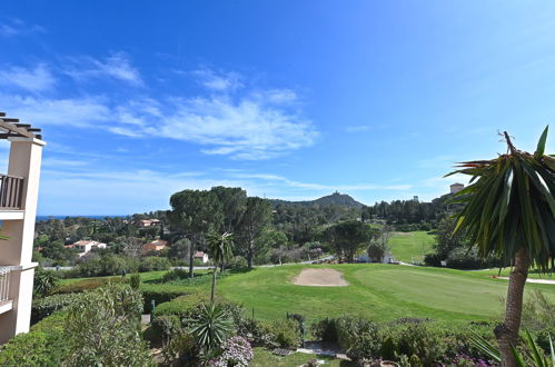 Foto 34 - Appartamento con 1 camera da letto a Saint-Raphaël con piscina e vista mare