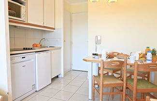 Foto 3 - Apartamento de 1 quarto em Saint-Raphaël com piscina e jardim