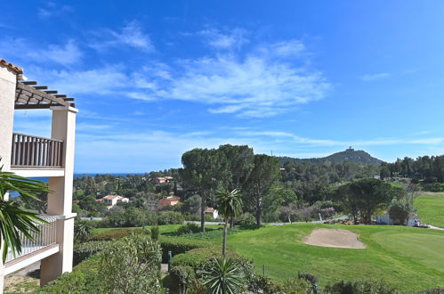 Foto 35 - Appartamento con 1 camera da letto a Saint-Raphaël con piscina e vista mare