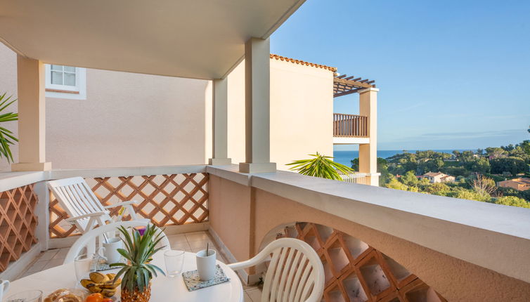 Foto 1 - Apartamento de 1 quarto em Saint-Raphaël com piscina e jardim