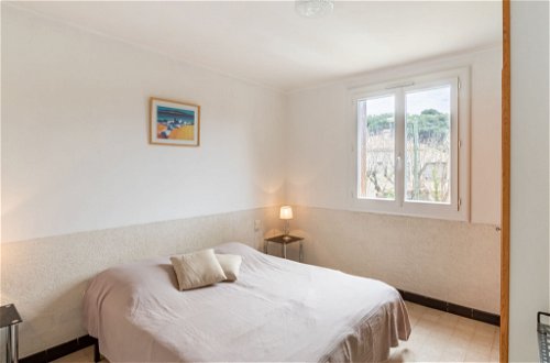 Foto 16 - Apartment mit 2 Schlafzimmern in Saint-Cyr-sur-Mer mit terrasse und blick aufs meer