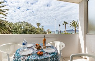 Photo 1 - Appartement de 2 chambres à Saint-Cyr-sur-Mer avec terrasse et vues à la mer