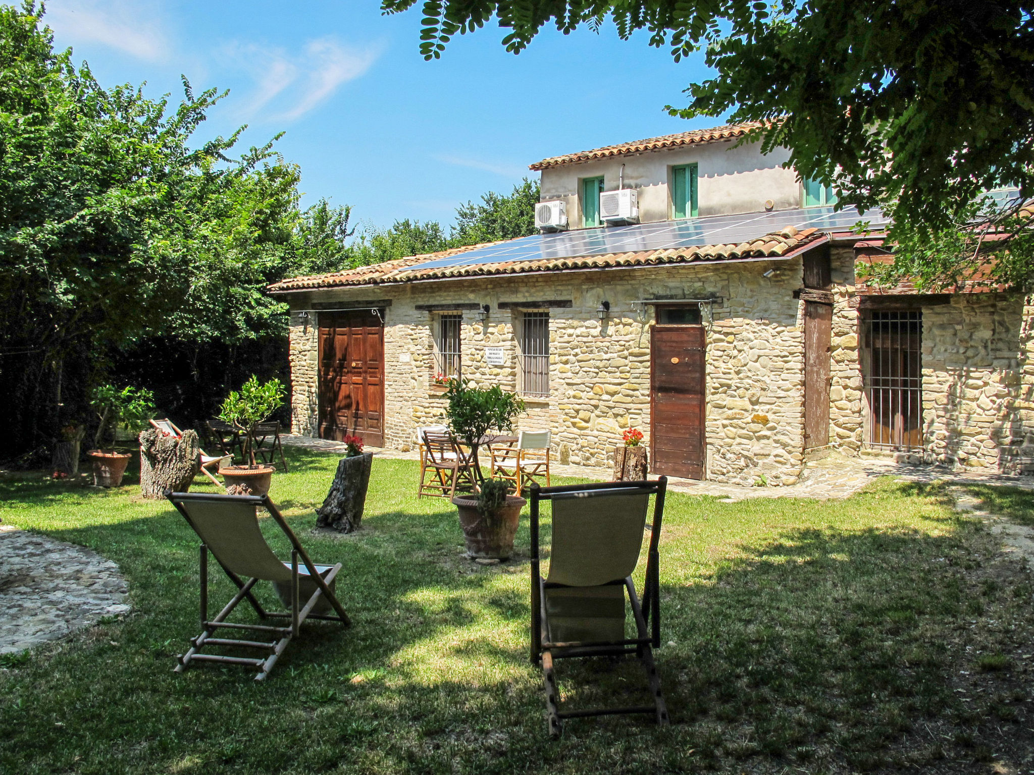 Foto 8 - Apartamento en Pesaro con piscina y jardín