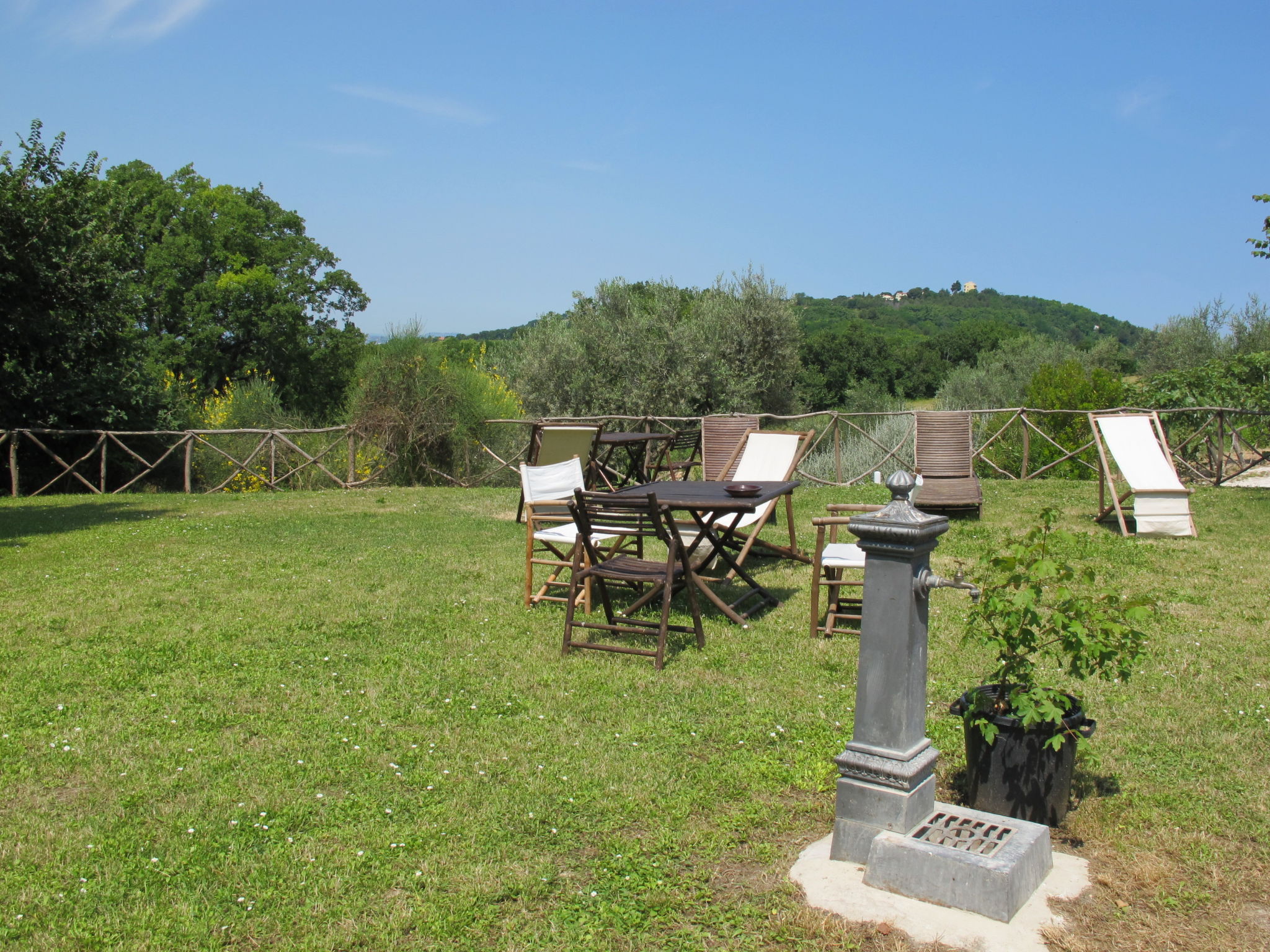 Foto 13 - Apartamento en Pesaro con piscina y jardín