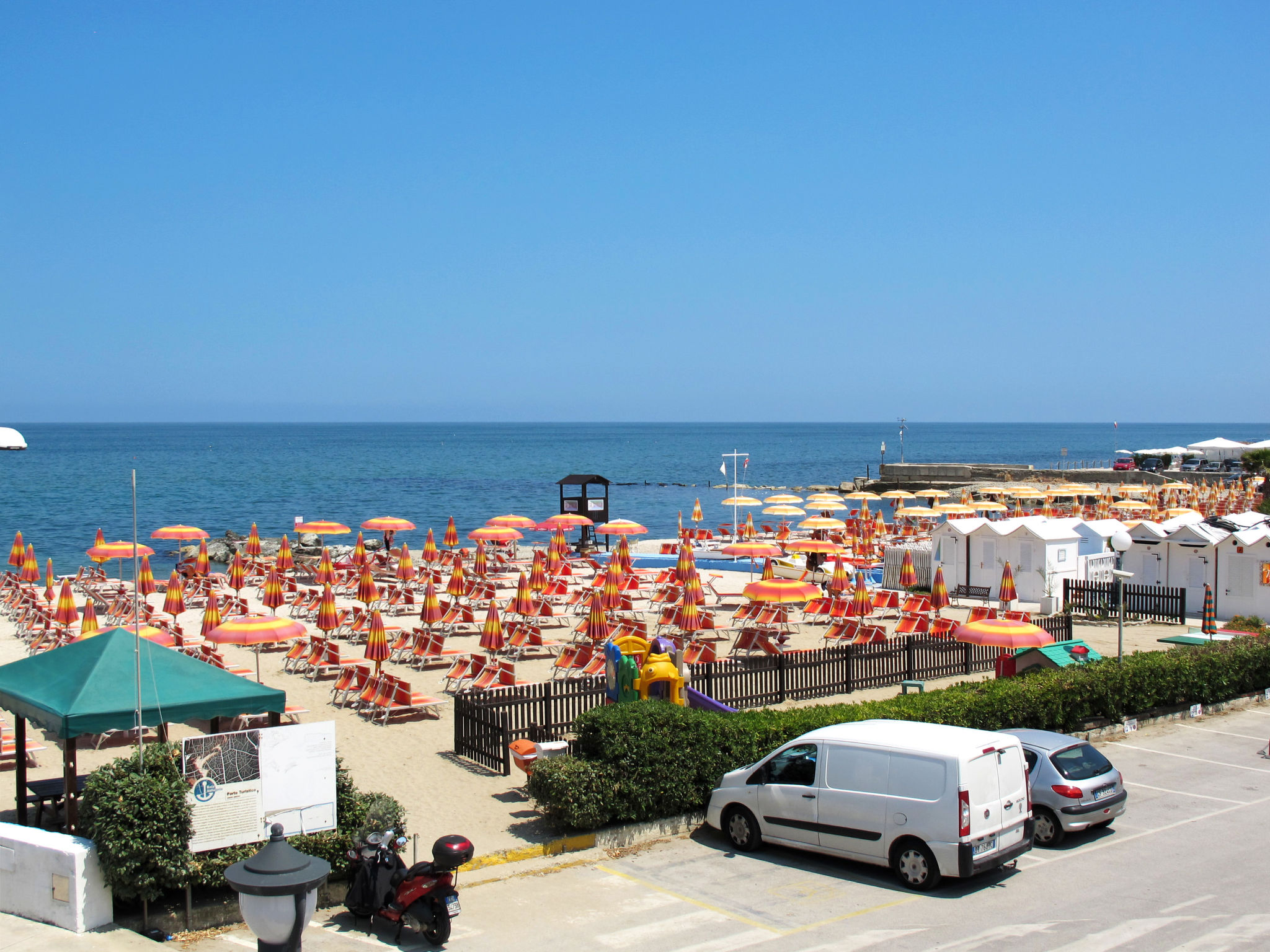 Foto 15 - Apartamento en Pesaro con piscina y jardín