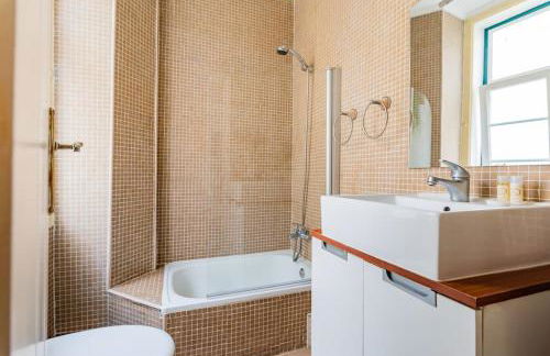 1BR Apartment - Downtown Lisbon - Chiado - Foto 41