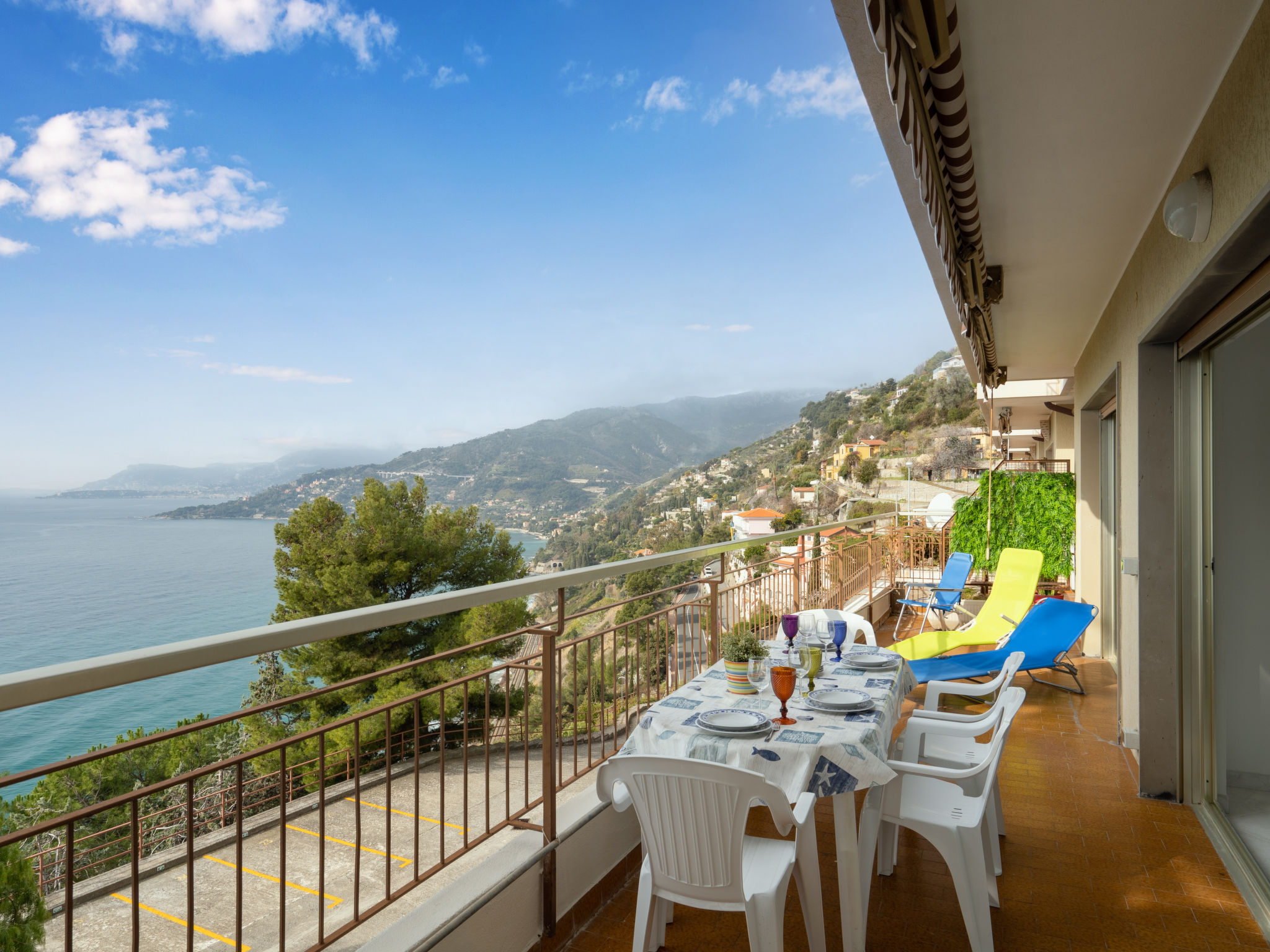 Foto 1 - Apartamento de 2 quartos em Ventimiglia com vistas do mar