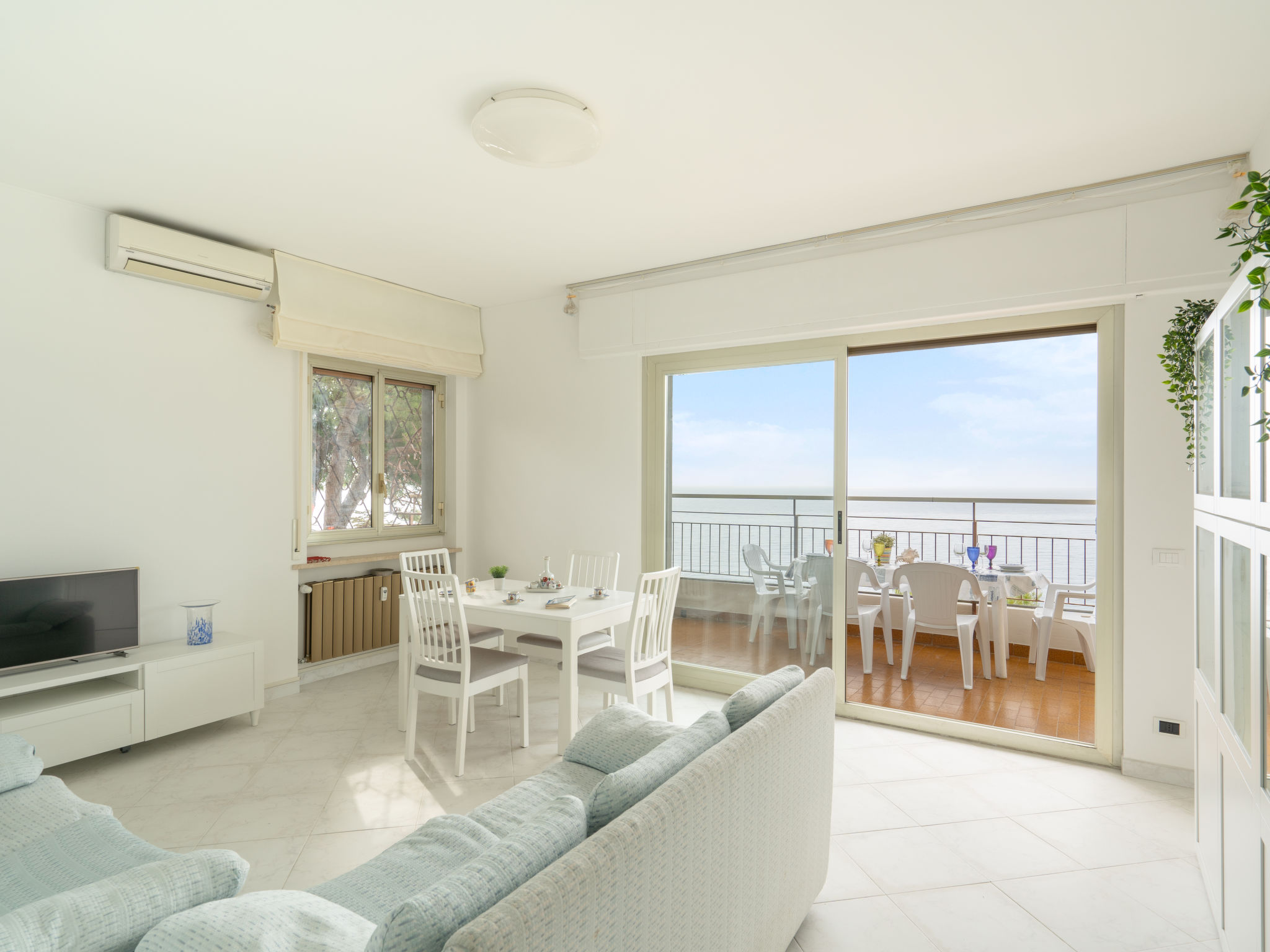 Foto 2 - Apartamento de 2 habitaciones en Ventimiglia con vistas al mar