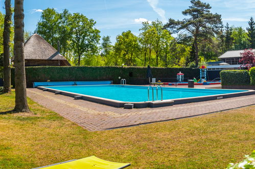 Foto 59 - Casa de 2 quartos em Otterlo com piscina e terraço