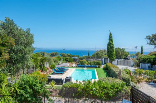 Photo 4 - Maison de 2 chambres à Cavalaire-sur-Mer avec piscine privée et vues à la mer