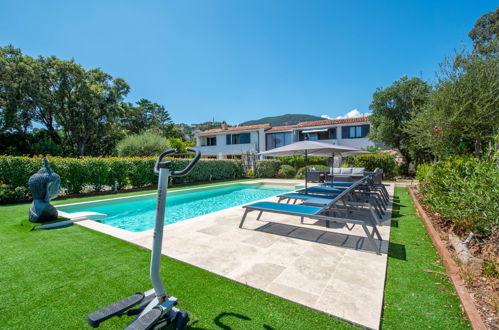 Foto 21 - Casa con 2 camere da letto a Cavalaire-sur-Mer con piscina privata e giardino