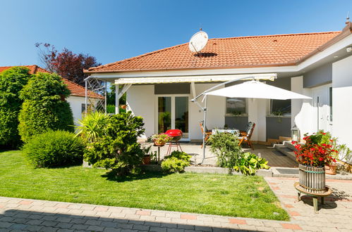 Photo 17 - Maison de 2 chambres à Balatonlelle avec jardin et terrasse