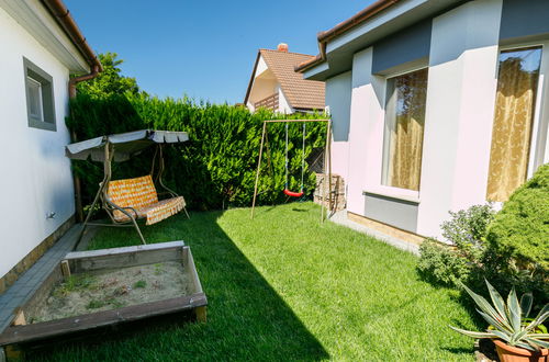 Photo 19 - Maison de 2 chambres à Balatonlelle avec jardin et terrasse