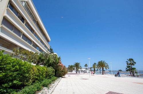 Photo 20 - Appartement de 1 chambre à Saint-Laurent-du-Var avec terrasse et vues à la mer