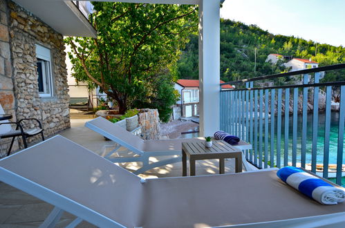 Foto 3 - Apartamento de 2 quartos em Senj com terraço e vistas do mar