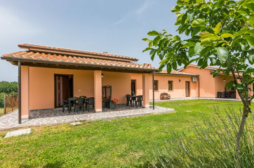 Foto 1 - Casa de 2 habitaciones en Sorano con piscina y jardín