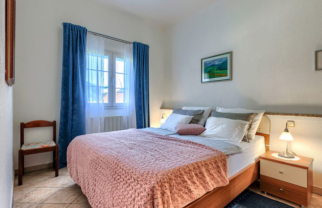 Apartamento de 2 quartos em Poreč com piscina e jardim - Foto 8