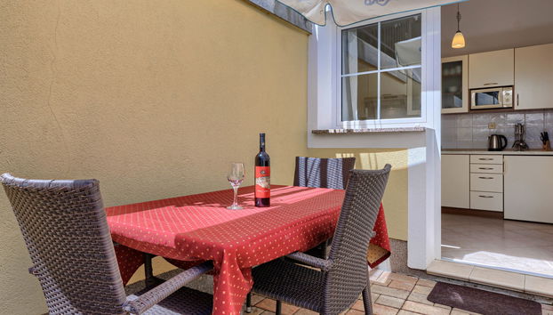 Apartment mit 2 Schlafzimmern in Poreč mit schwimmbad und garten - Foto 5