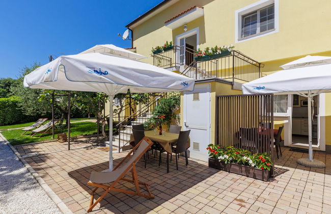 Apartamento de 2 quartos em Poreč com piscina e jardim - Foto 18