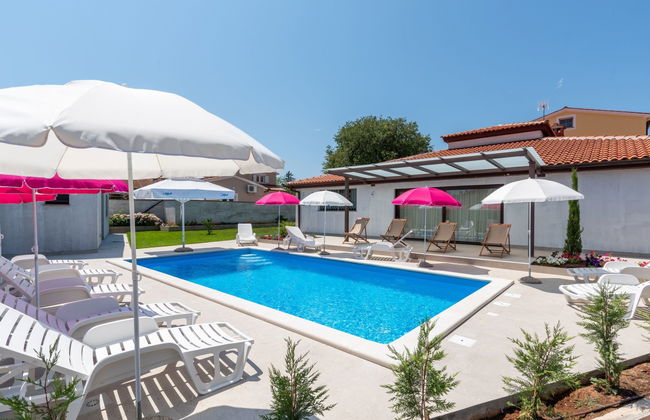 Apartamento de 2 quartos em Poreč com piscina e jardim - Foto 3