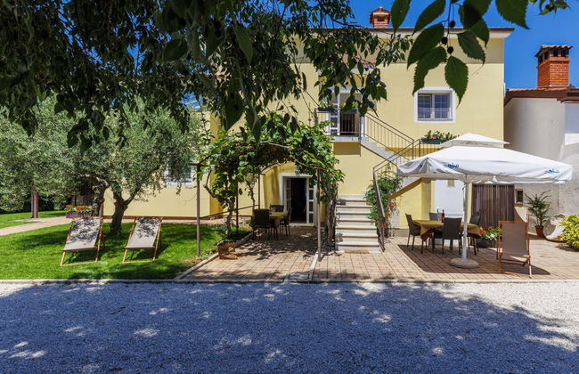 Apartamento de 2 quartos em Poreč com piscina e jardim - Foto 17