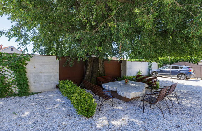 Apartamento de 2 quartos em Poreč com piscina e jardim - Foto 16