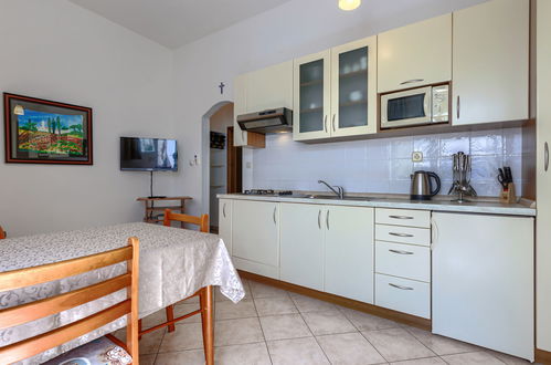 Photo 12 - 1 bedroom Apartment in Poreč with swimming pool and garden