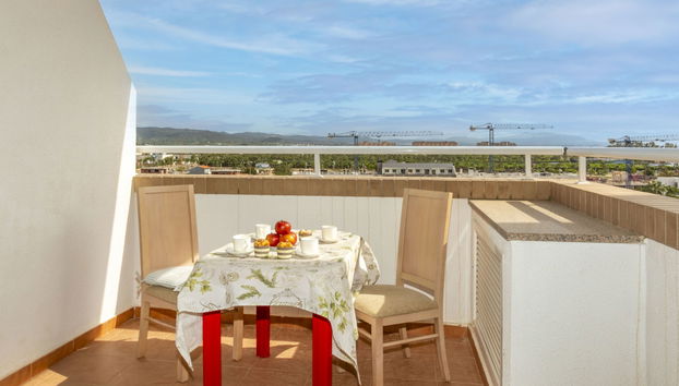 3 bedroom Apartment in Oropesa del Mar with swimming pool and garden - Photo 2