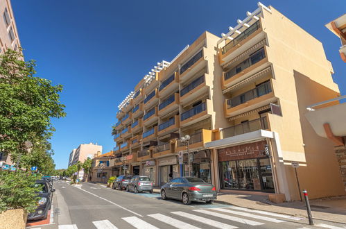 Photo 20 - 1 bedroom Apartment in Le Lavandou with terrace