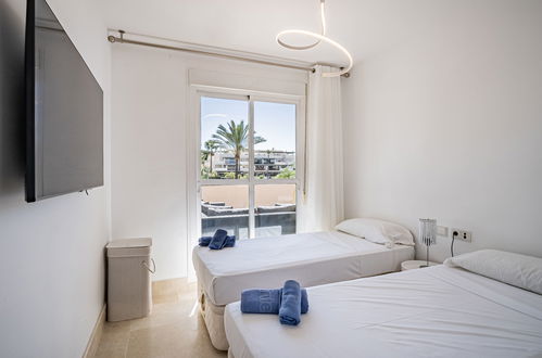 Foto 9 - Apartamento de 2 quartos em Marbella com piscina e vistas do mar