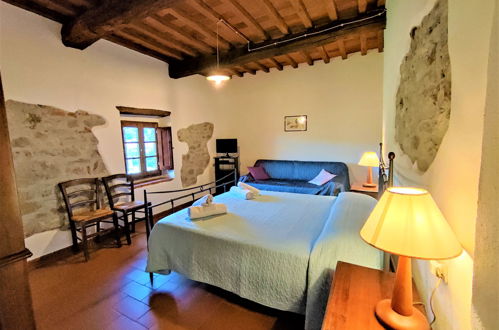 Foto 10 - Haus mit 1 Schlafzimmer in Greve in Chianti mit schwimmbad und garten