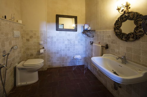 Photo 22 - 4 bedroom House in Peccioli with private pool and garden