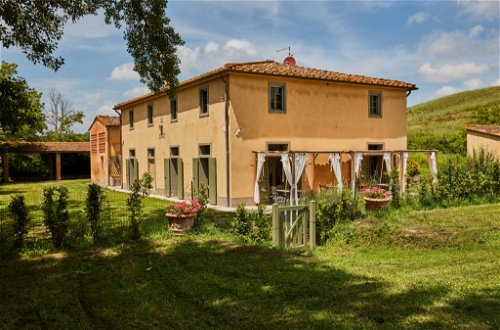 Foto 2 - Casa de 4 habitaciones en Peccioli con piscina privada y jardín