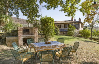 Photo 3 - 2 bedroom Apartment in Paciano with swimming pool and garden