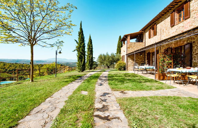 Apartamento de 2 quartos em Paciano com piscina e jardim - Foto 14