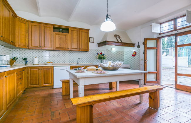 16 bedroom House in San Miniato with private pool and garden - Photo 40
