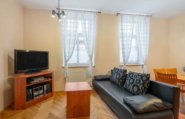 Apartamento de 2 quartos em Desná com banheira de hidromassagem - Foto 6